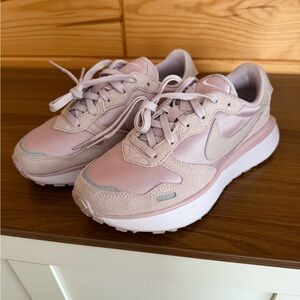 NWOT Nike Phoenix Waffle Women's Size 7